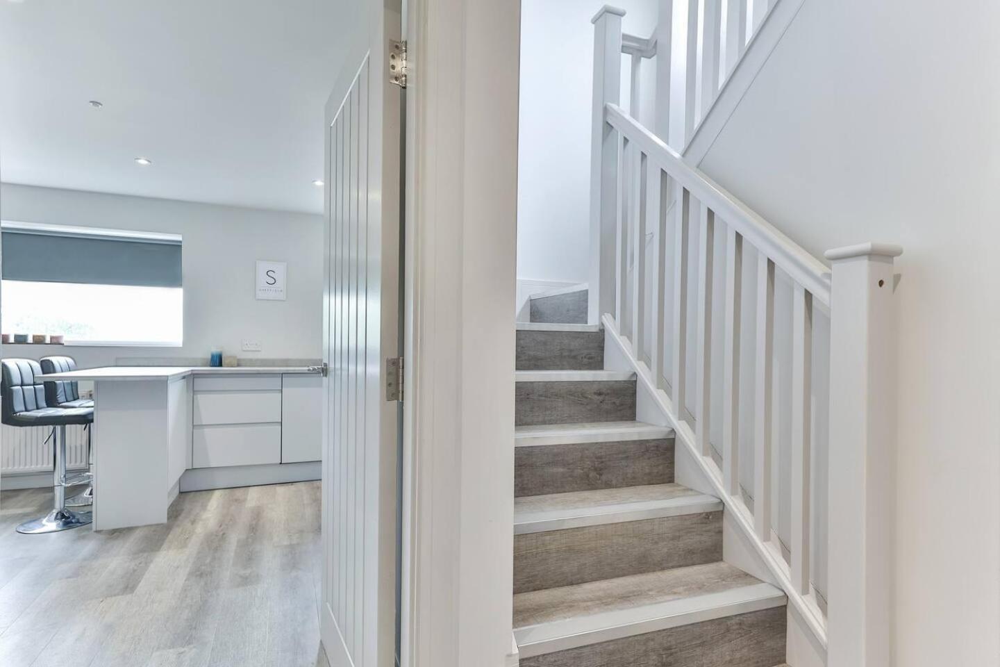 שפילד Newly Renovated 3 Bed 2 Bath Apartment & Parking מראה חיצוני תמונה