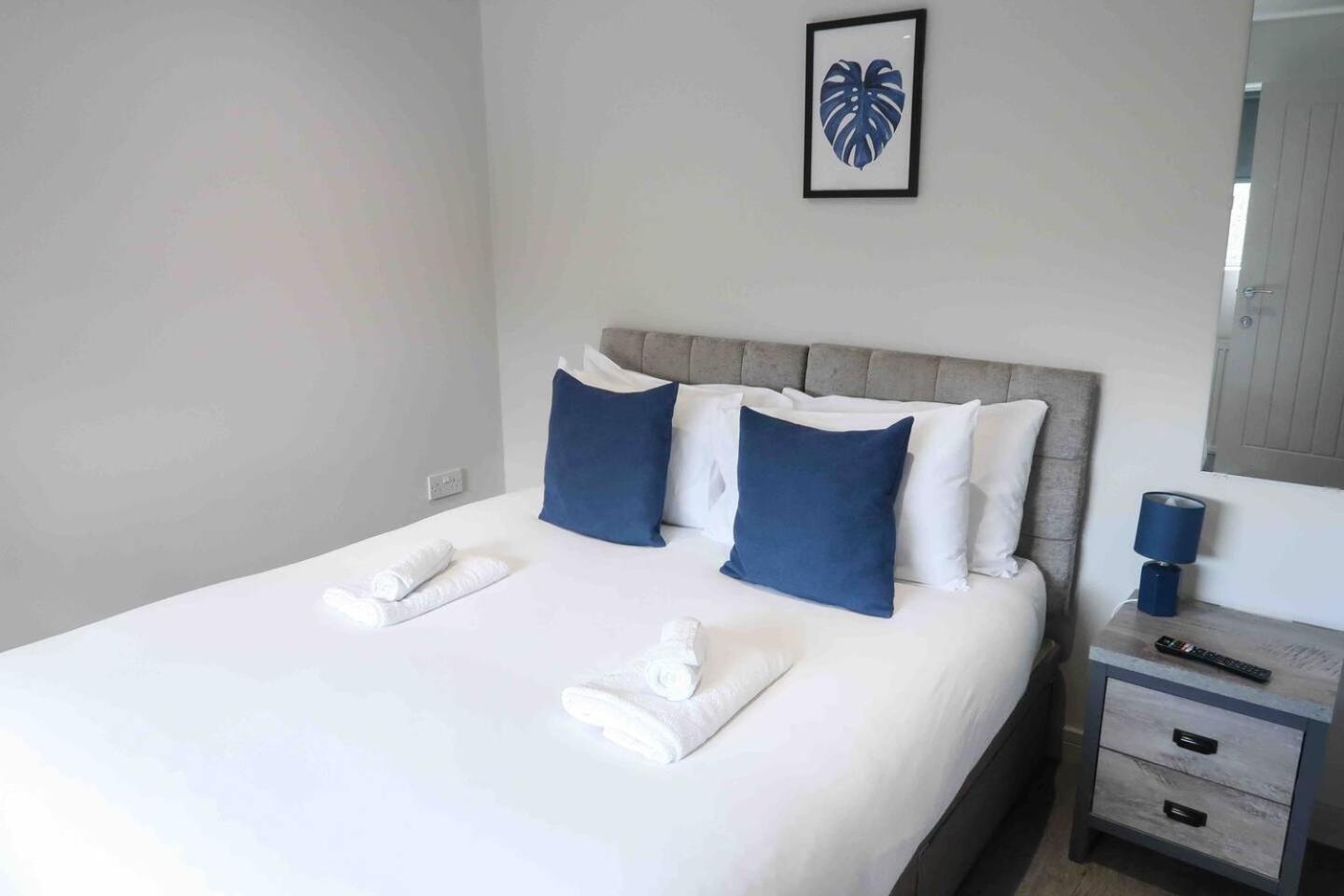 שפילד Newly Renovated 3 Bed 2 Bath Apartment & Parking מראה חיצוני תמונה