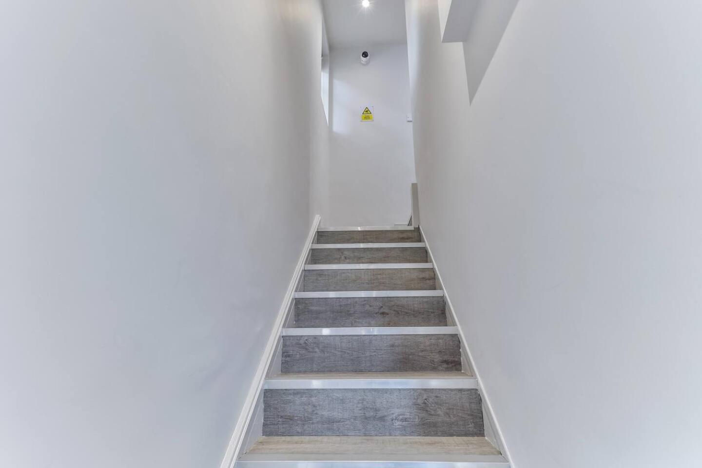 שפילד Newly Renovated 3 Bed 2 Bath Apartment & Parking מראה חיצוני תמונה