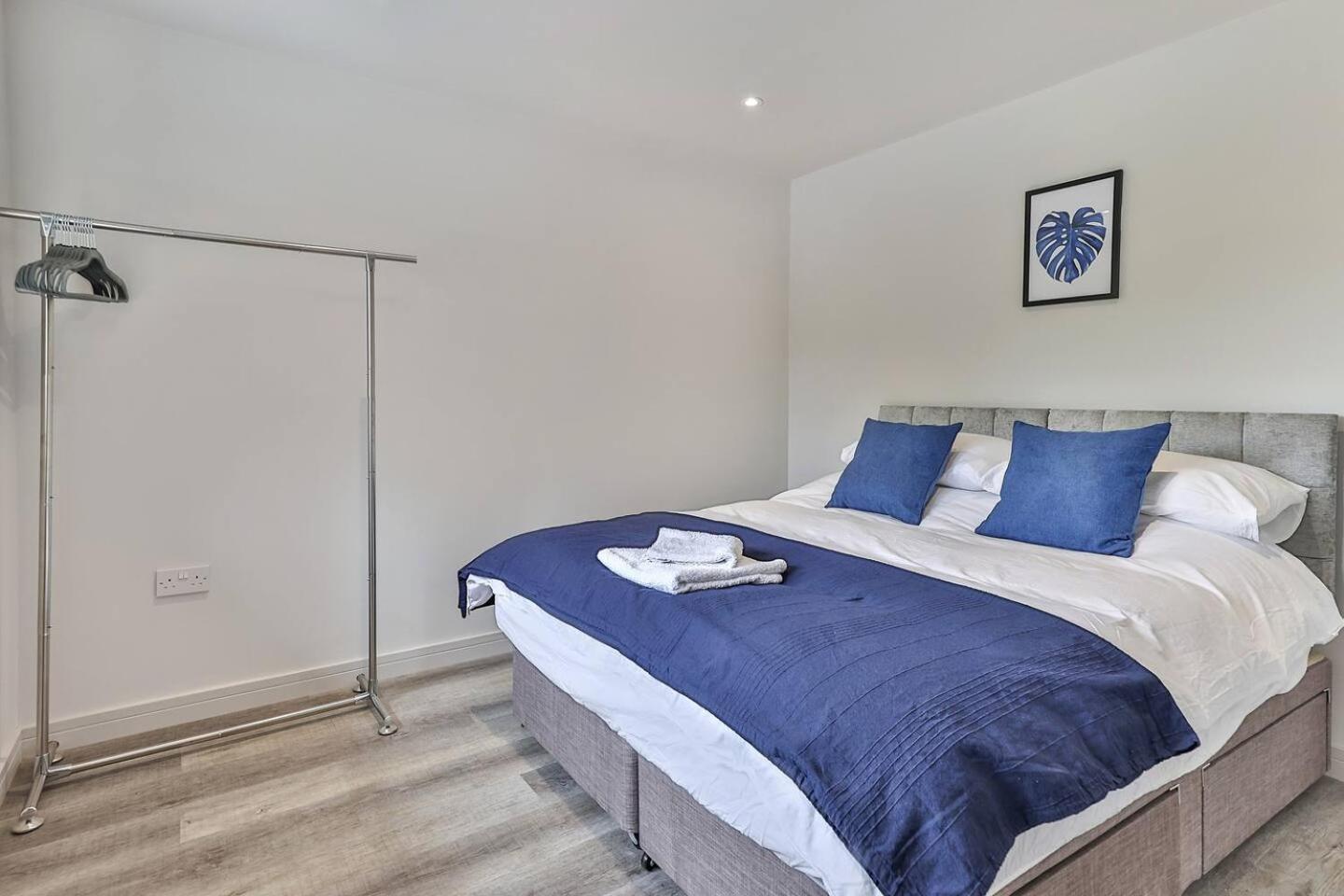 שפילד Newly Renovated 3 Bed 2 Bath Apartment & Parking מראה חיצוני תמונה